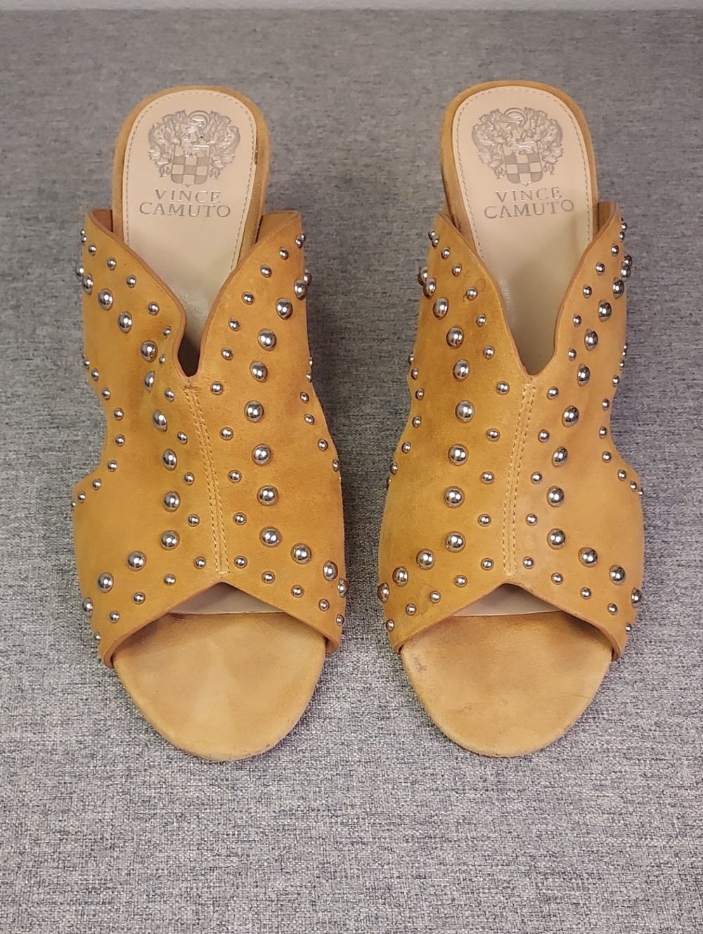 Vince Camuto Jorlyn Tan Suede Studded Open-Toe 3" Block Heel Mules Size 9.5 / 41